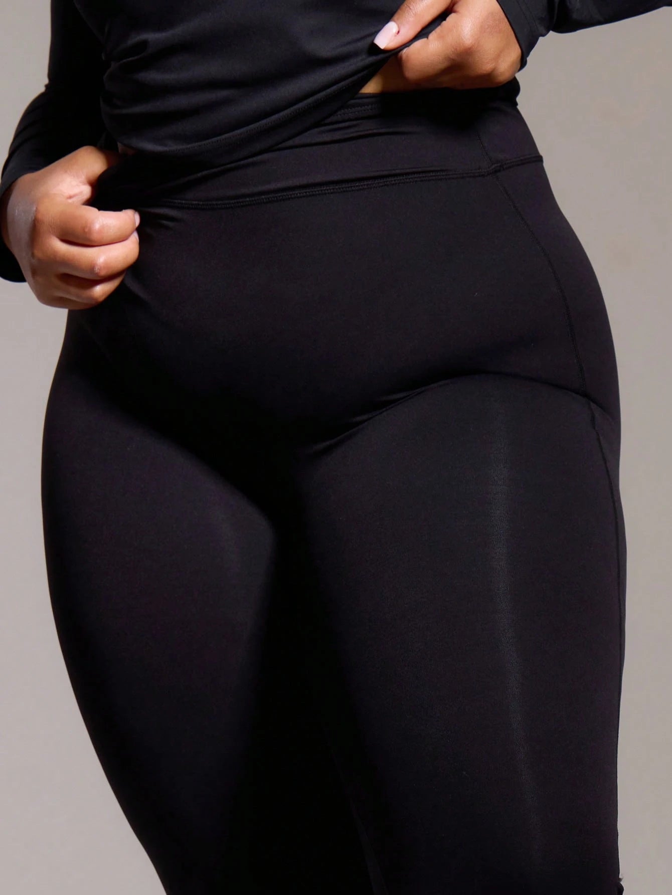 legging plus size, calça legging plus size, legging plus size cintura alta, legging plus size fitness, legging plus size com bolso, legging plus size ideal para malhar, legging plus size compressão, legging plus size modeladora, calça legging plus size para academia, legging plus size suplex, legging plus size poliéster, legging plus size elastano 