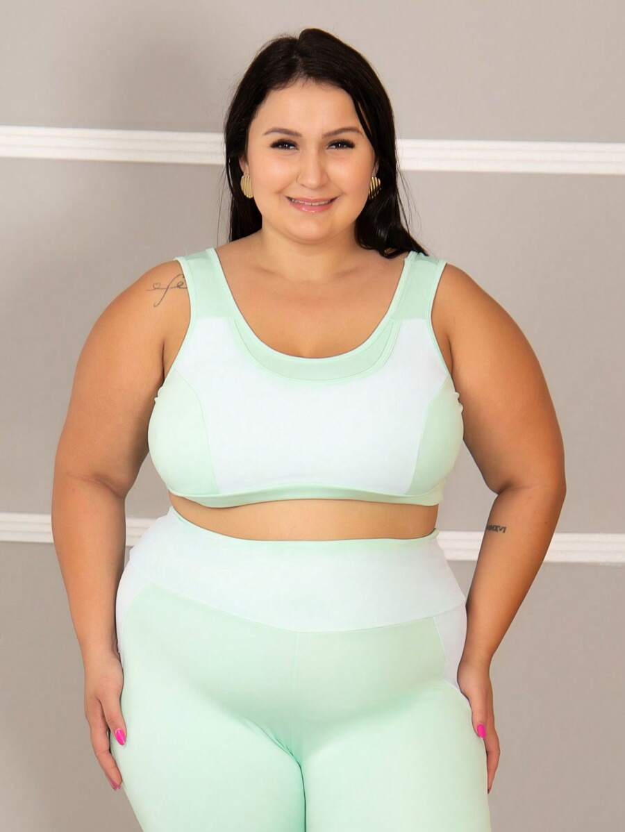 Top Plus Size Feminino Decote em U com Alças Largas