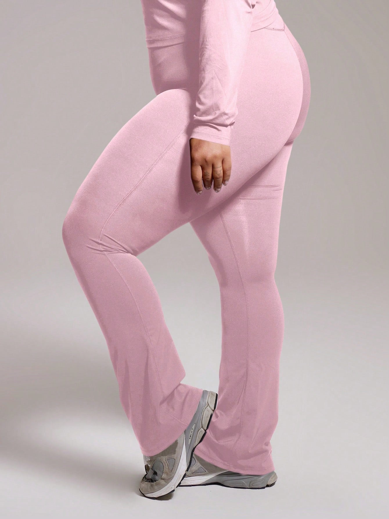 legging plus size, calça legging plus size, legging plus size cintura alta, legging plus size fitness, legging plus size com bolso, legging plus size ideal para malhar, legging plus size compressão, legging plus size modeladora, calça legging plus size para academia, legging plus size suplex, legging plus size poliéster, legging plus size elastano 