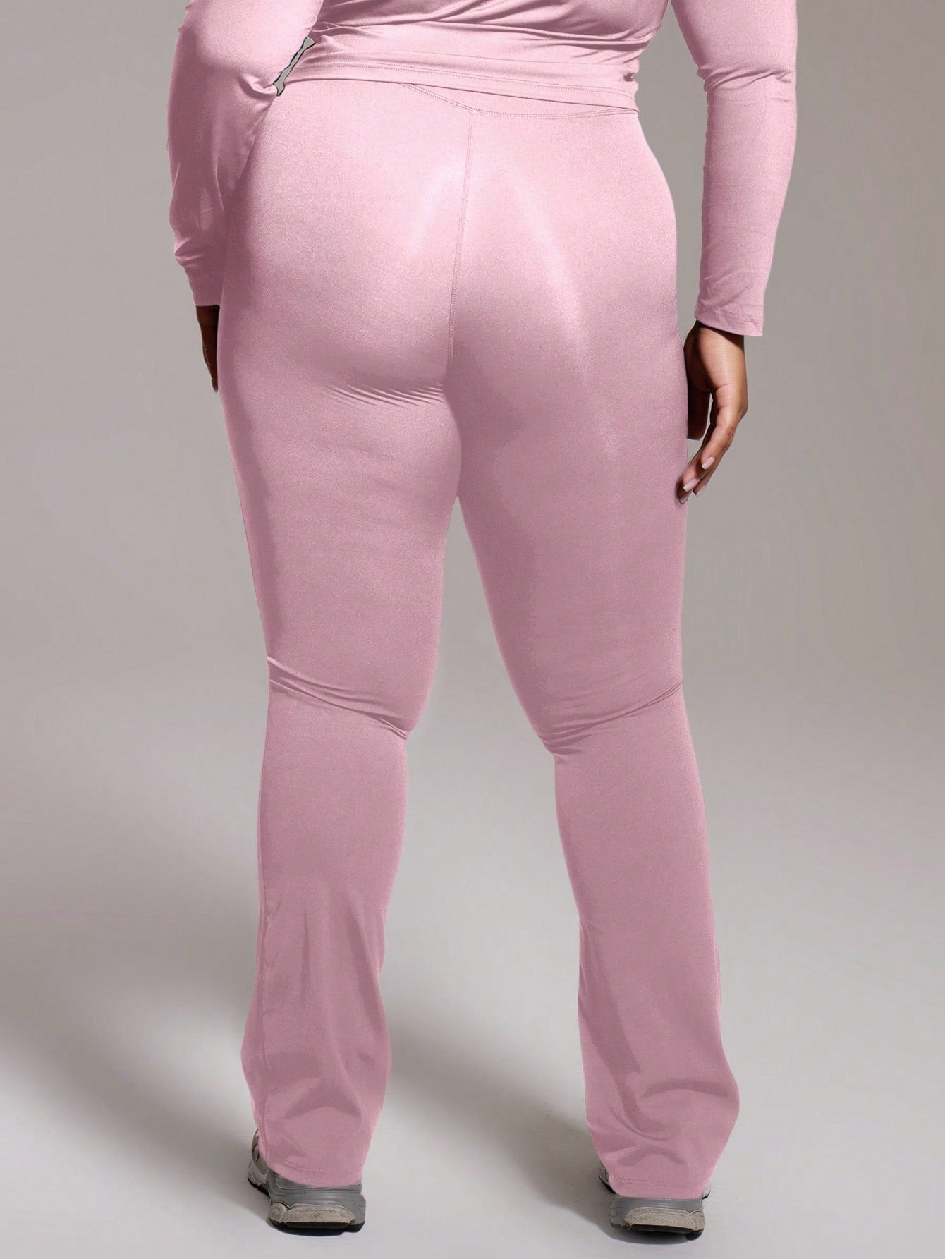 legging plus size, calça legging plus size, legging plus size cintura alta, legging plus size fitness, legging plus size com bolso, legging plus size ideal para malhar, legging plus size compressão, legging plus size modeladora, calça legging plus size para academia, legging plus size suplex, legging plus size poliéster, legging plus size elastano 