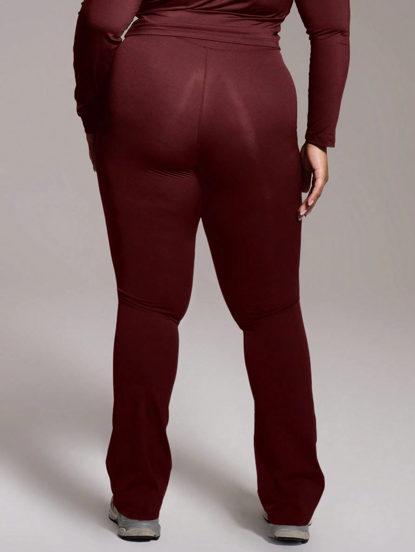 legging plus size, calça legging plus size, legging plus size cintura alta, legging plus size fitness, legging plus size com bolso, legging plus size ideal para malhar, legging plus size compressão, legging plus size modeladora, calça legging plus size para academia, legging plus size suplex, legging plus size poliéster, legging plus size elastano 