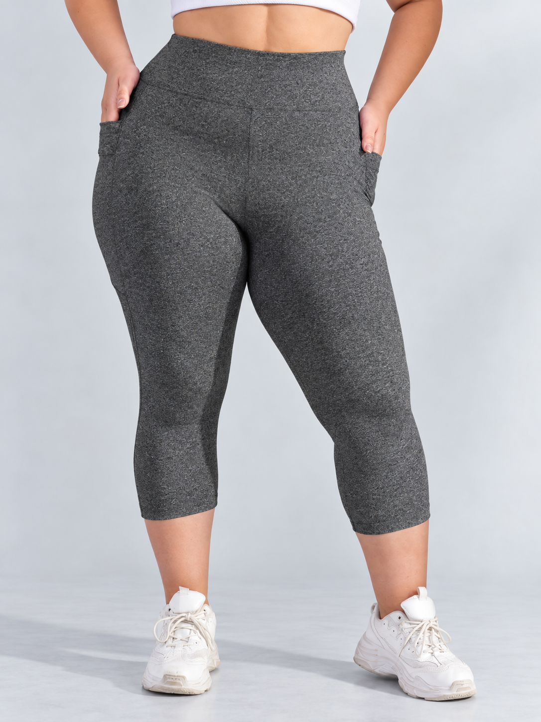 Legging Capri Plus Size Cintura Alta com Bolsos